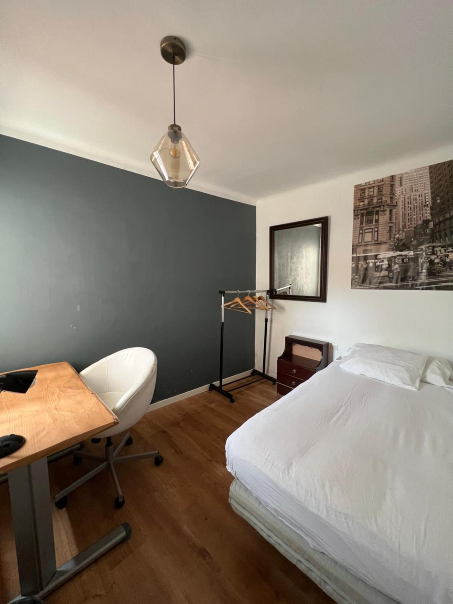 Апартаменты Habitacion Economica Фигерас Экстерьер фото